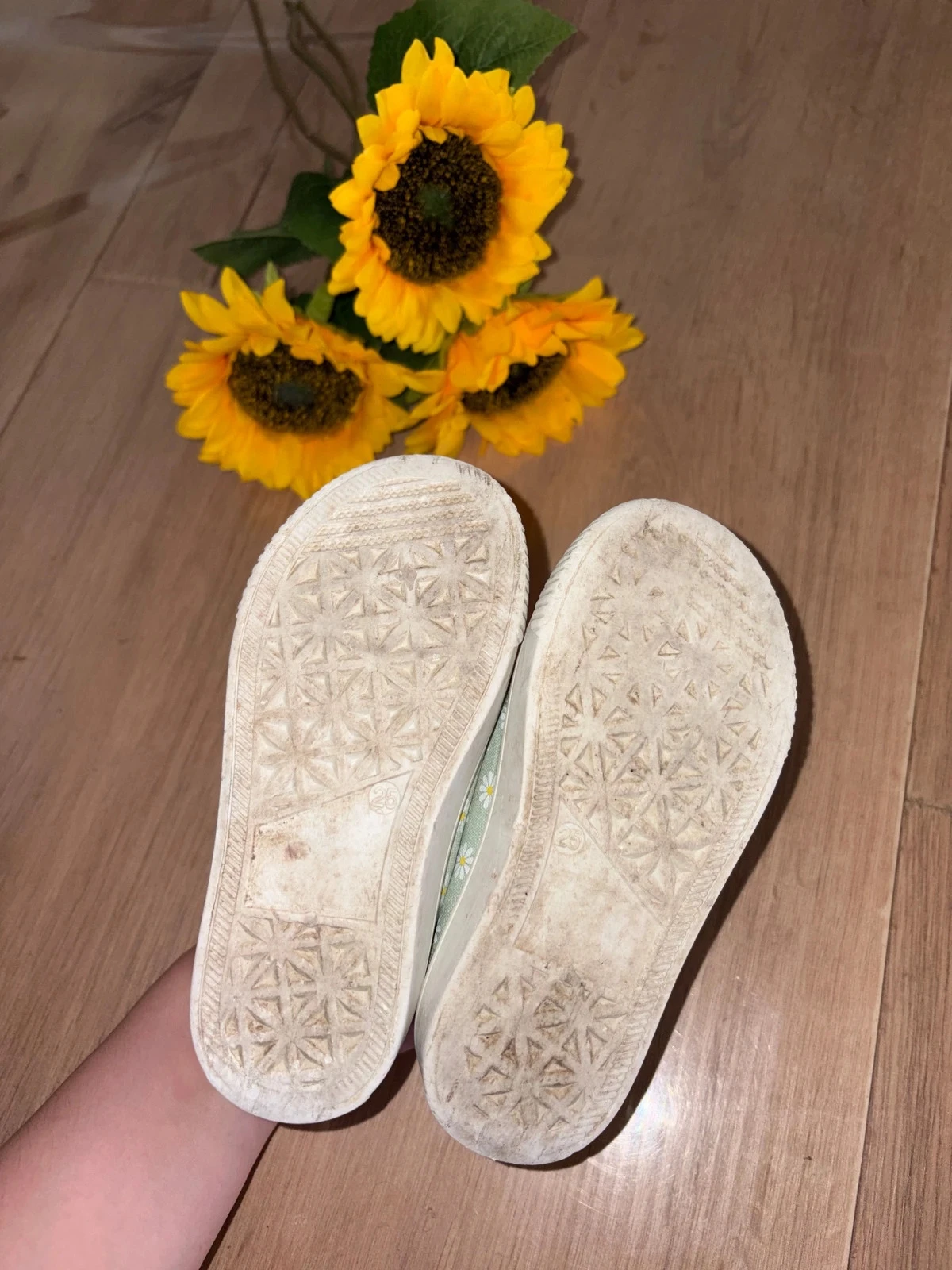 Lichtgroene krabbelsneakers met margrieten FPC maat 25 – photo 5